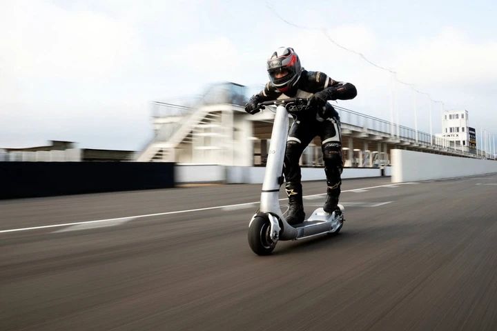 Bo Turbo: il monopattino da 160 km/h che sfida le supercar