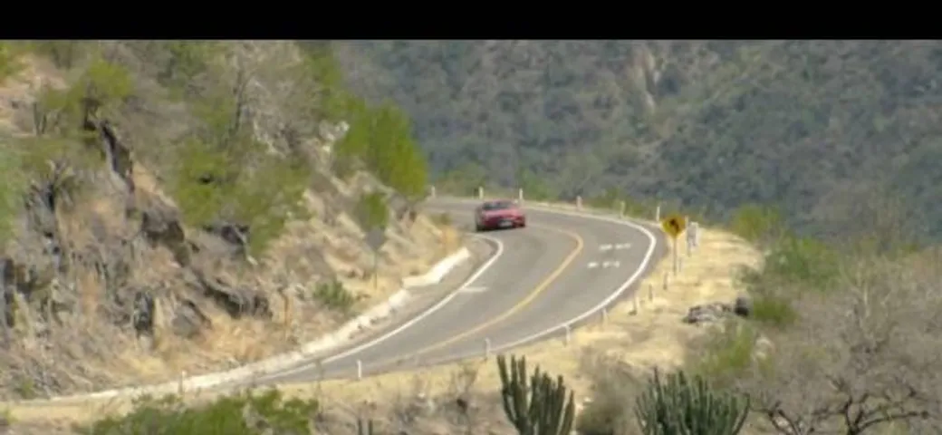 Mercedes SLS: sulle strade de 