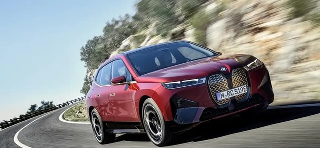 Bmw iX: prova, prezzo, motori, dimensioni, interni