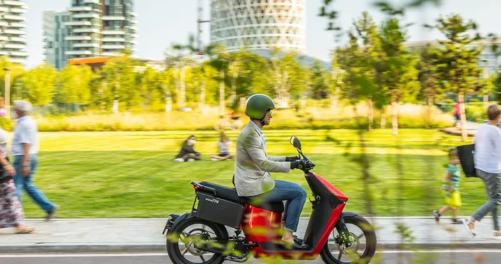 Incentivi moto e scooter elettrici: dal 19 ottobre