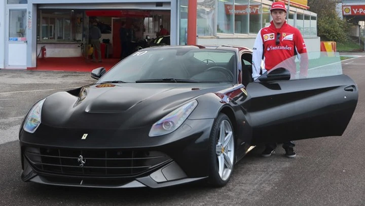 Ferrari F12berlinetta: con Kimi Raikkonen in Video