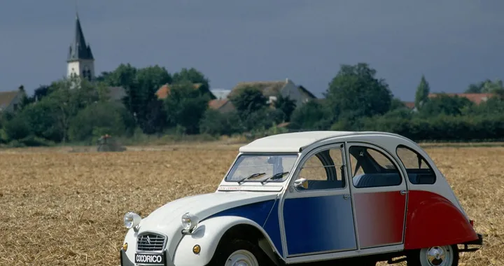 Citroën celebra i 40 anni della 2 CV Cocorico: la serie speciale che vestì il tricolore francese