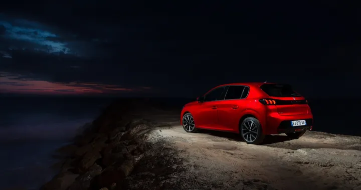 Nuova Peugeot 208: ecco la versione speciale Allure Navi Pack