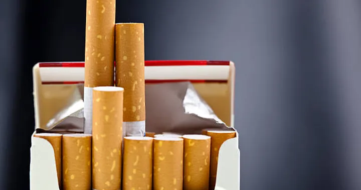 Fermato SUV sull'autostrada con 8.000 pacchetti di sigarette