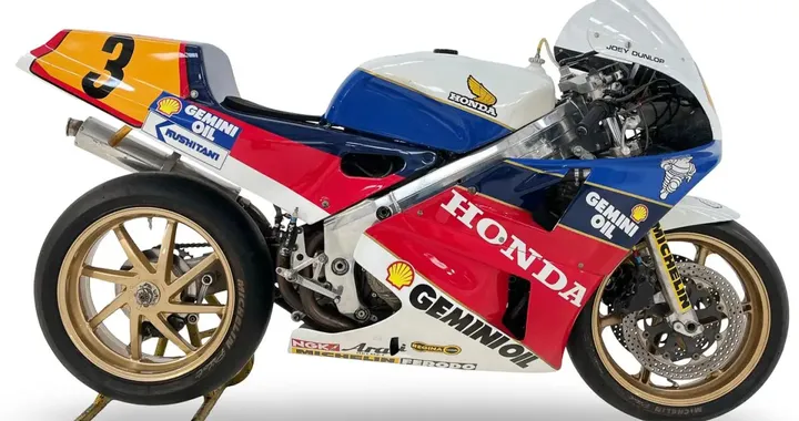 All’Asta due moto leggendarie di Joey Dunlop: Honda RC30 e RC45