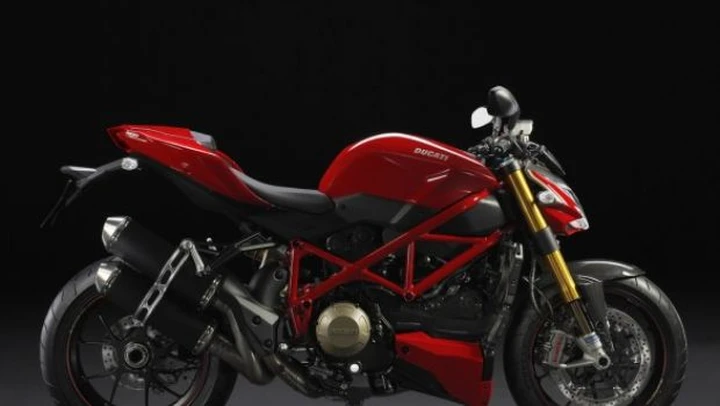 Ducati 2011: piccoli ritocchi per Monster 696 e Streetfighter
