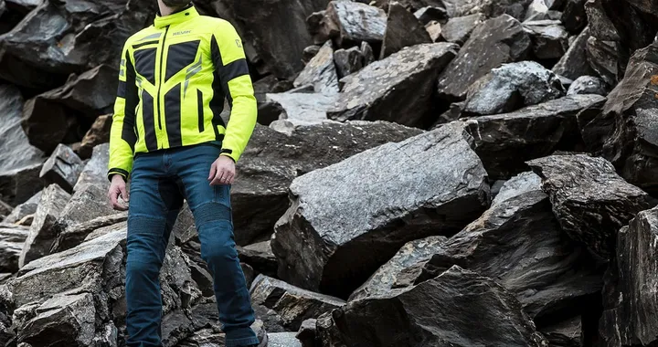 Giacca moto Hevik Ikaro: capo di abbigliamento trasversale