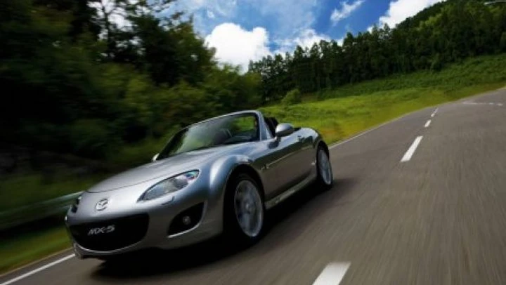 Mazda: la prossima MX-5 sarà più leggera, avrà motori più piccoli e una variante elettrica