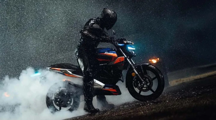 Oben Rorr Evo: 12 CV e 109 km/h per la moto elettrica low cost