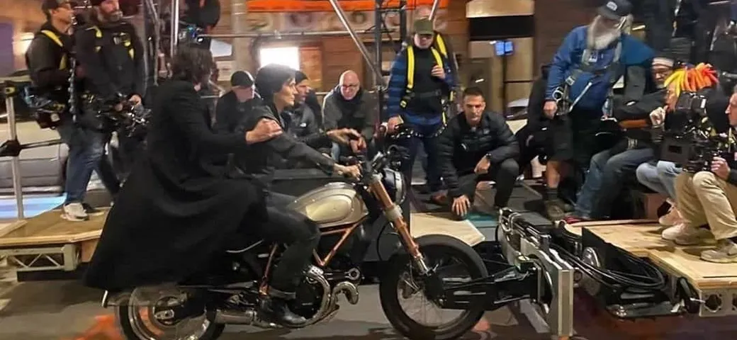 Matrix 4, la protagonista su due ruote è una Ducati Scrambler