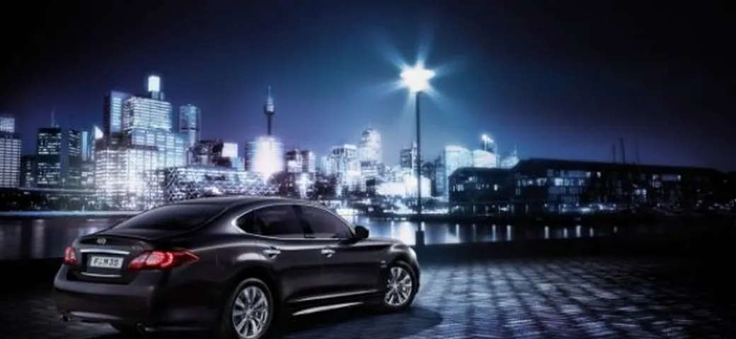 Nuova Infiniti M35h Business Edition