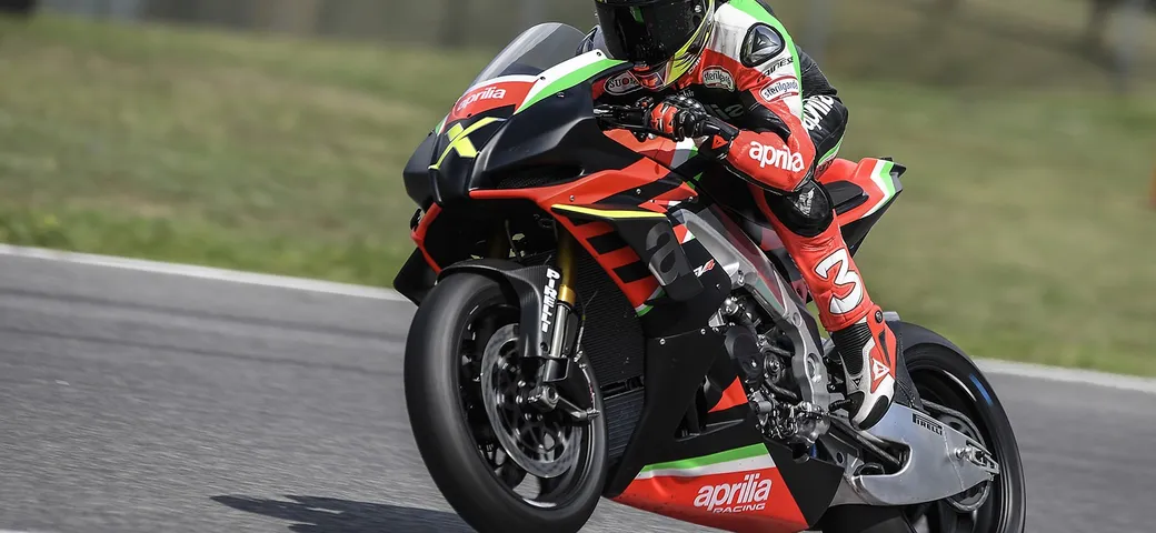 Aprilia, Max Biaggi con la sua RSV4 X al Mugello