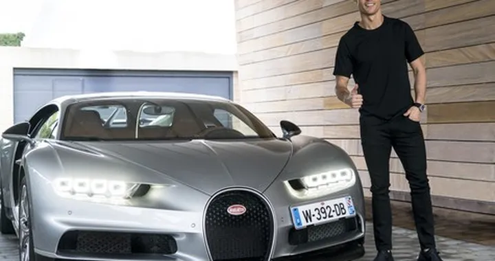 Cristiano Ronaldo e la Bugatti Chiron [Video]