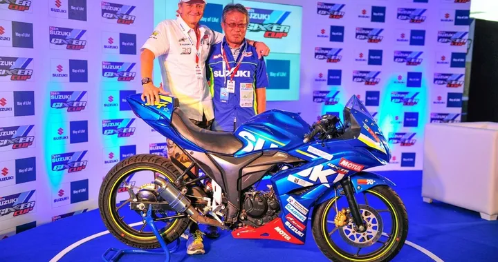 Kevin Schwantz e la Suzuki Gixxer Cup 2015