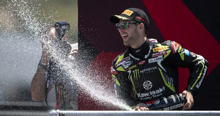 SBK, Rea da cannibale a squalo. Bautista in difesa, si salva