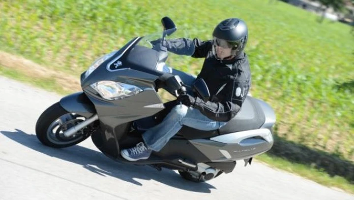 Peugeot Satelis 125: il test di Motoblog