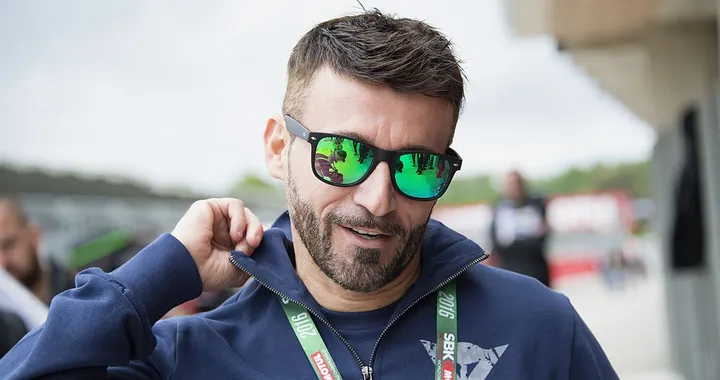 Max Biaggi ringrazia il suo angelo, Bianca