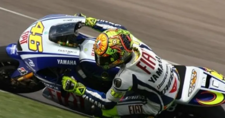 MotoGP: a Sepang pole stratosferica di Rossi, seguito da Lorenzo e Pedrosa