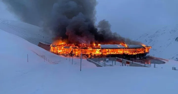 Distrutto da un incendio il Top Mountain Motorcycle Museum del Passo Rombo