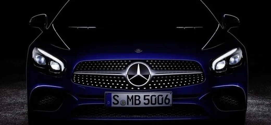 Mercedes SL: teaser prima del Salone di Los Angeles 2015