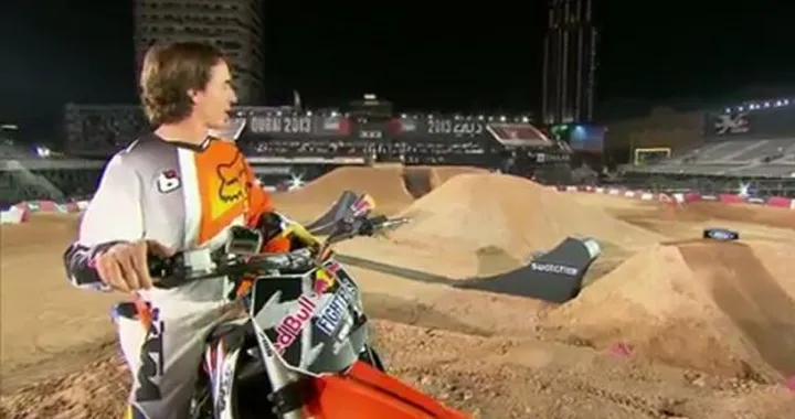 Stefan Everts VS Ken De Dycker su moto da cross elettriche.