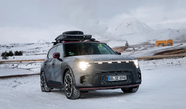 Smart a -20°C fa esperimenti su ricarica, autonomia e trazione AWD