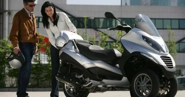 Piaggio MP3 400 - immagini ufficiali