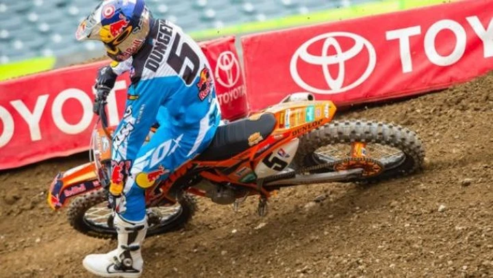 5° Round Monster Energy AMA Supercross Series 2013: Dungey e Roczen sul gradino più alto del podio di Anaheim III