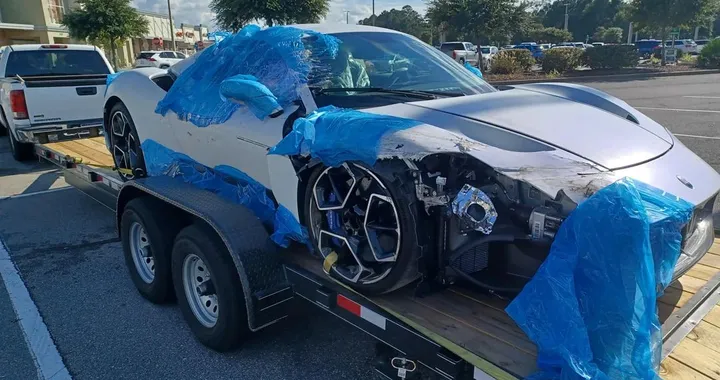 Brutto incidente per una Maserati MC20, la supercar italiana è da buttare