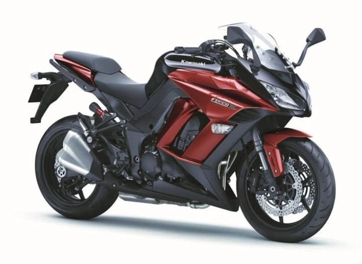 Kawasaki: nuove colorazioni 2015 per Z800, Z800e, Z1000SX, ER-6n e ER-6f