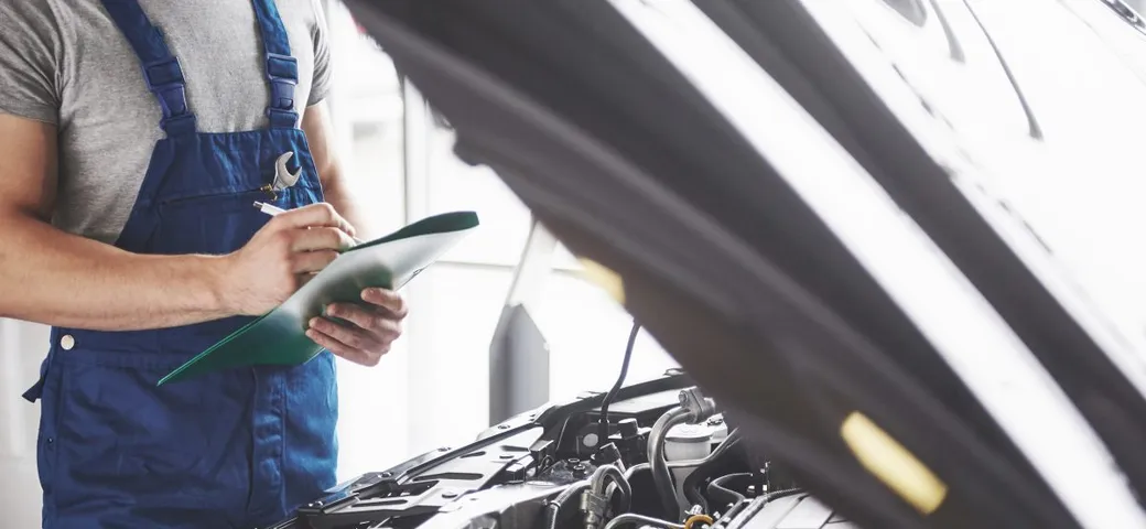 10 controlli fondamentali per superare la revisione auto