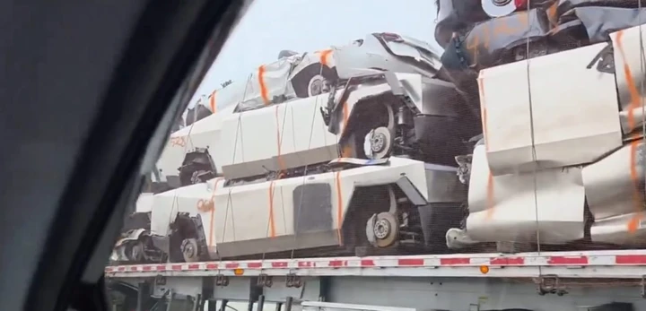Il mistero dei Cybertruck distrutti