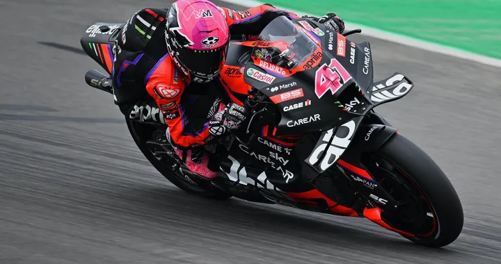 Aprilia: Espargaró è il più veloce di tutti nella prima giornata di prove a Silverstone