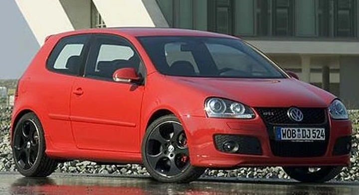 VW Golf GTI 30: 230 cv per il trentennale