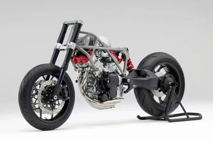 Honda V3R 900RR, 130 CV e motore V3: cosa sappiamo