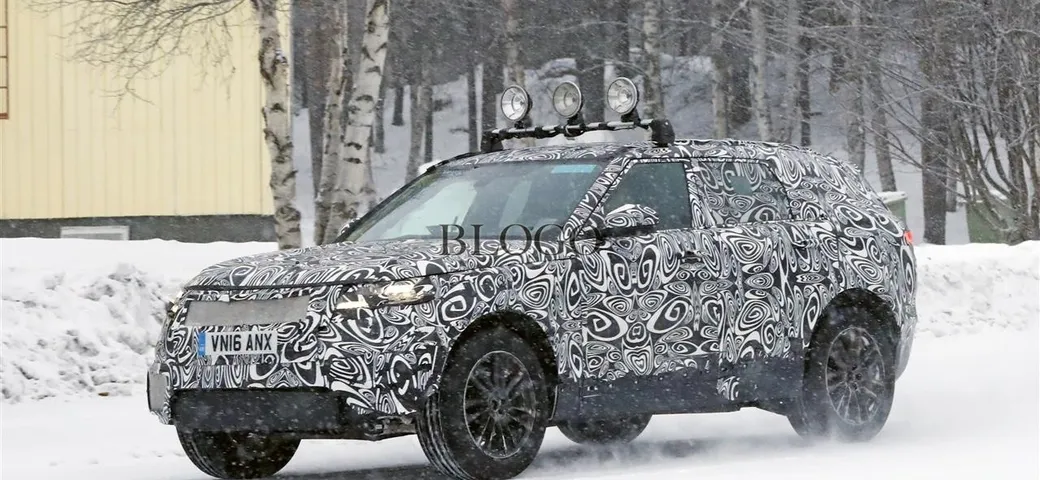 Range Rover Sport coupé: foto spia sulla neve