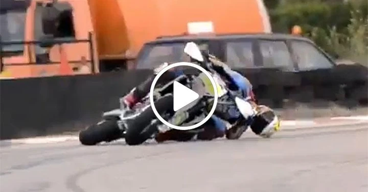 Joan Mir, numeri da circo con la supermotard [Video]
