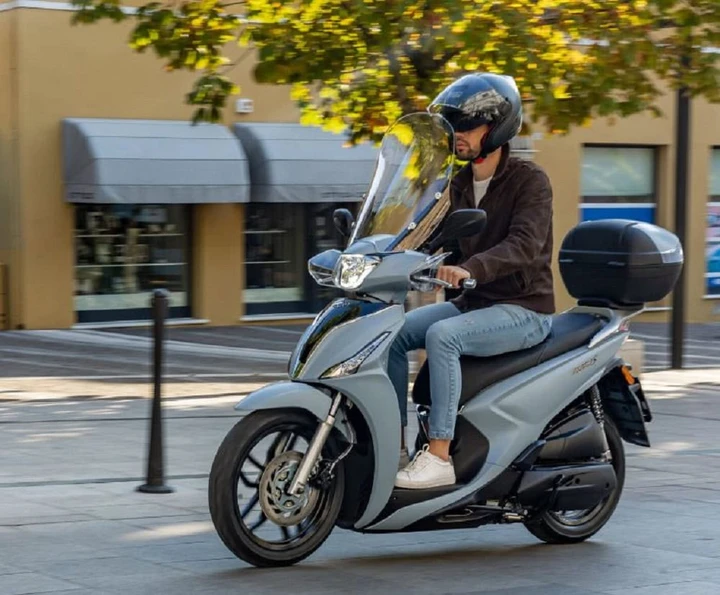 Kymco People 125 S ABS: lo scooter urbano che unisce stile e sicurezza