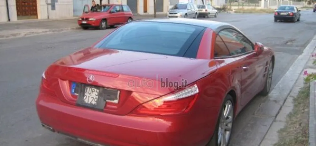 Foto spia Mercedes SL R231: due esemplari provenienti da Nardò