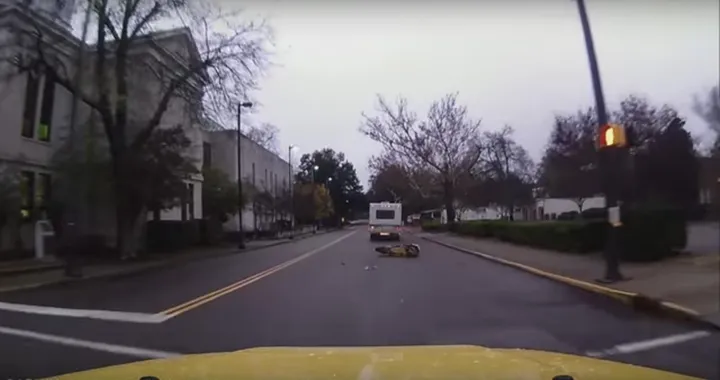 Perdere la moto dal camper e non accorgesene [Video]