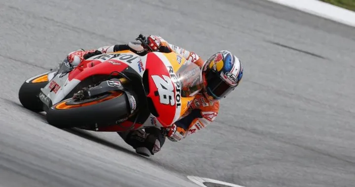 MotoGP Sepang, colpaccio trionfale di Pedrosa. Marquez, punti d’oro per il titolo. Lorenzo sul podio. Rossi, solito quarto