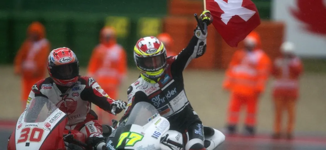 Moto2: squalifica Aegerter a Misano, vittoria a Luthi