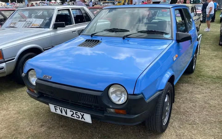 Fiat Ritmo, l'ultimo esemplare sulle strade britanniche: è automatica