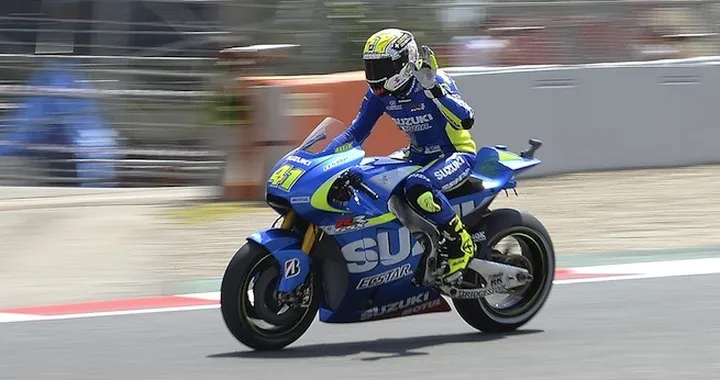 MotoGP Barcellona 2015: doppietta Suzuki! A. Espargaro in pole davanti a Viñales