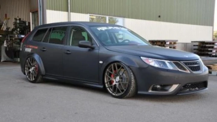 Saab 9-3 Sport Combi: dalla Svezia un esemplare con motore Viper V10