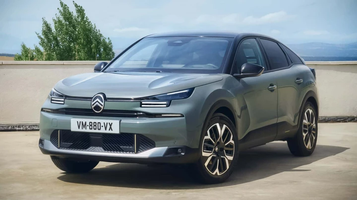 Citroen C4 e C4 X 2024 frontale