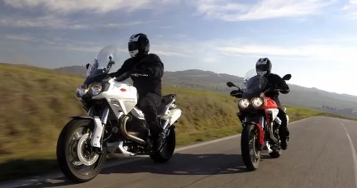 Moto Guzzi Stelvio 1200 V4, ecco il prezzo