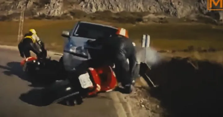 SUV investe diverse moto: incidente multiplo [Video]