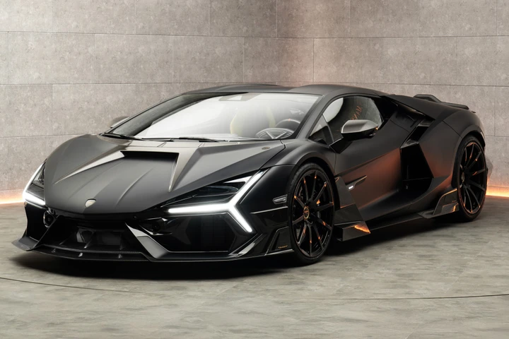 Lamborghini Revuelto: il tuning aggressivo di Mansory