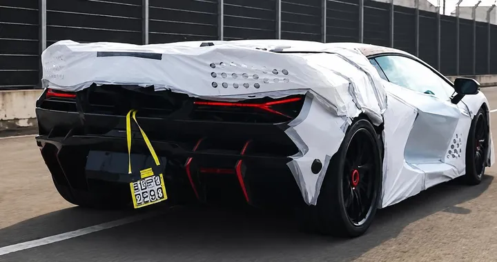 Lamborghini prepara la Revuelto SV, 1.963 esemplari e oltre 1.000 CV
